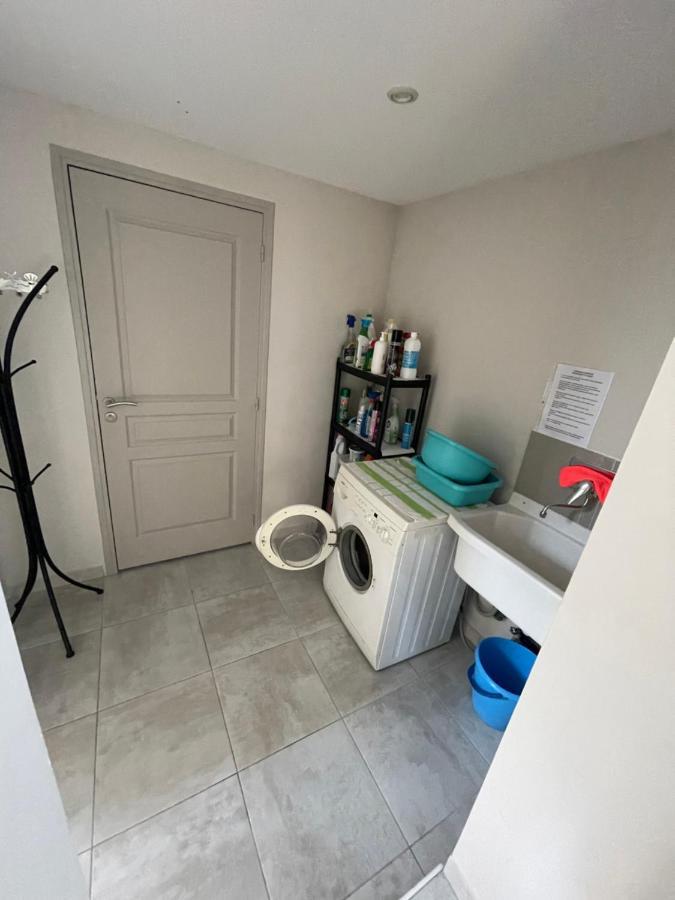 Petite Maison Pres Du Centre LʼIsle-sur-la-Sorgue Exterior foto